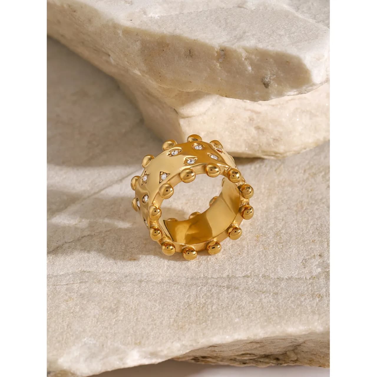 Luxury Zircons Ring