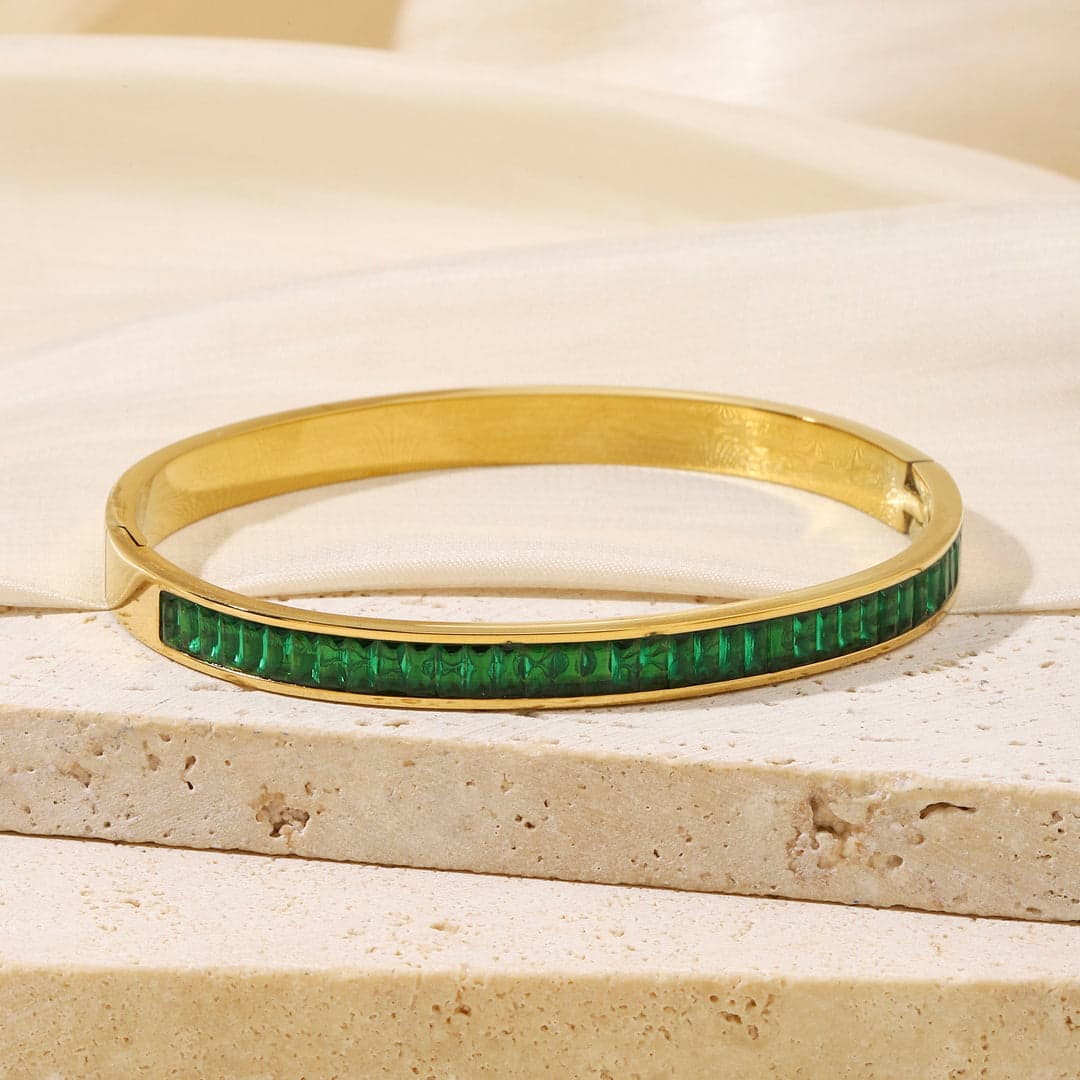 Artificial jewelleryAKaccessories