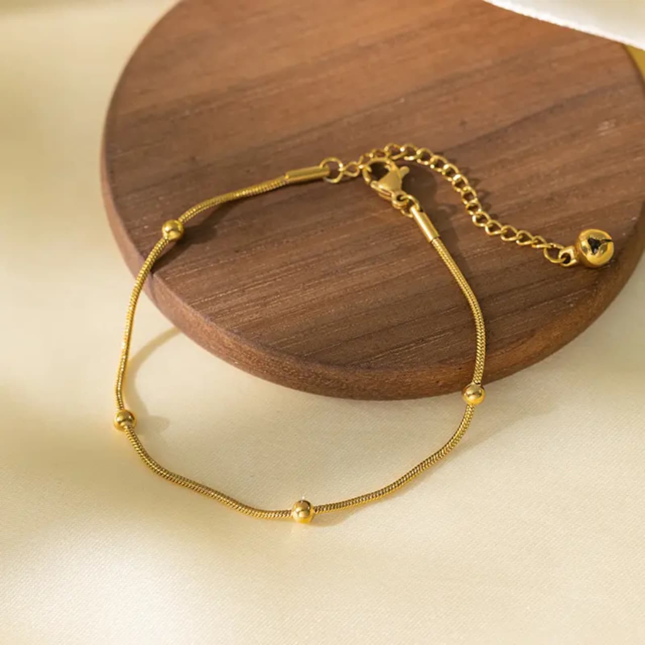 Artificial jewelleryAKaccessories