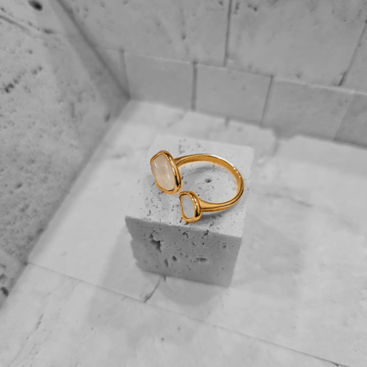 Twisted shells Ring Adjustable