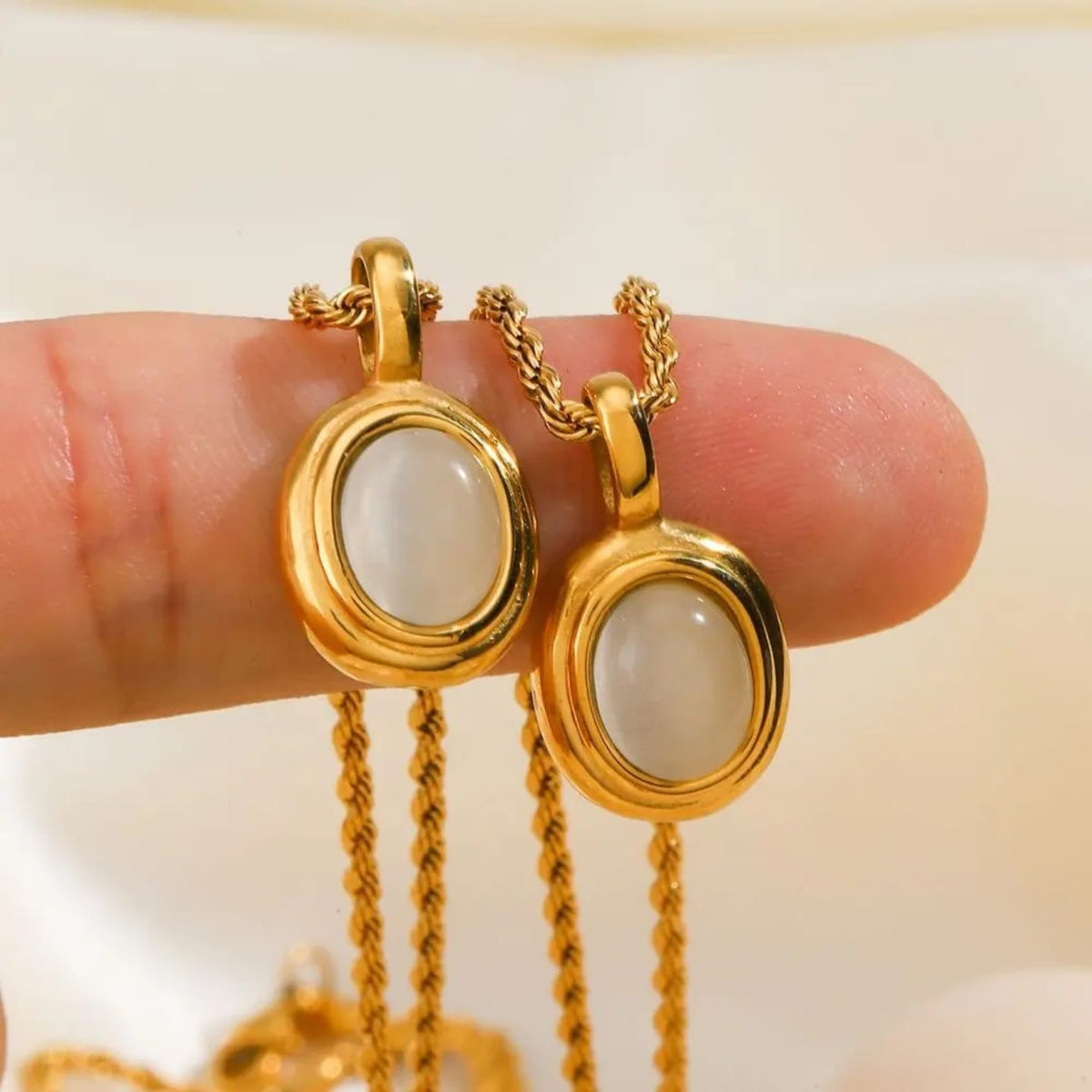 White Stone Rope Chain Necklace