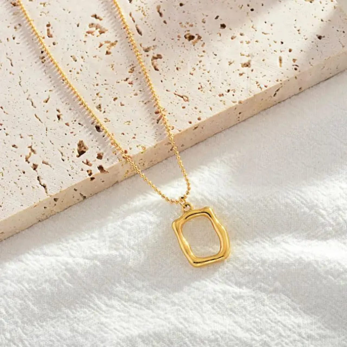 Frame necklace