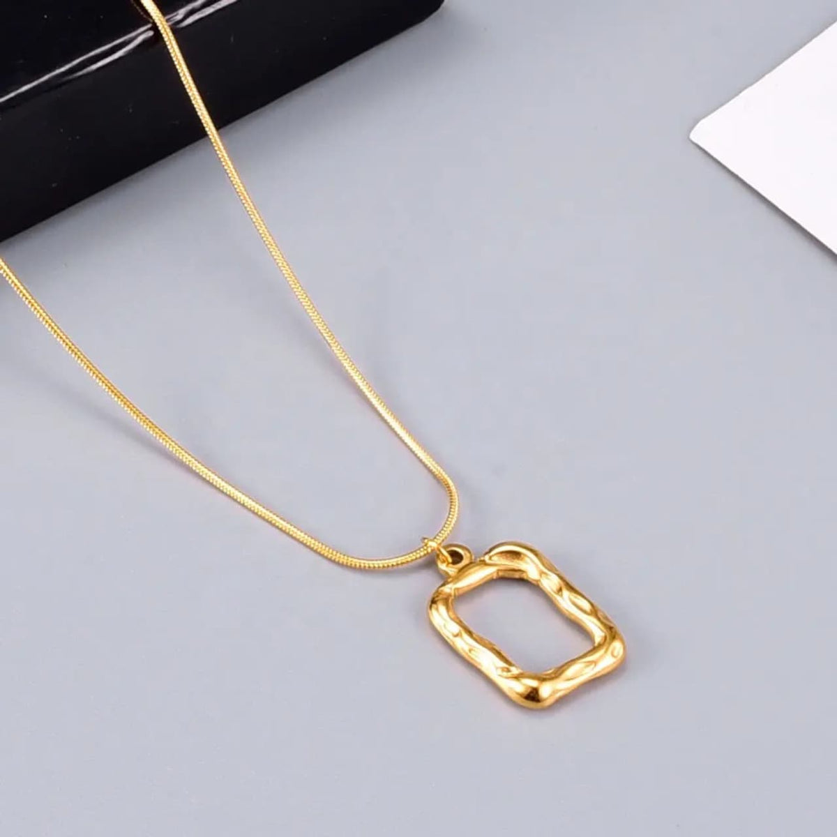 Frame necklace