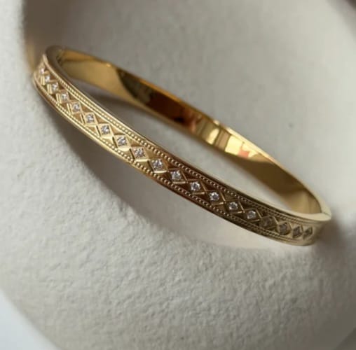 Eyes Zircon Bengle