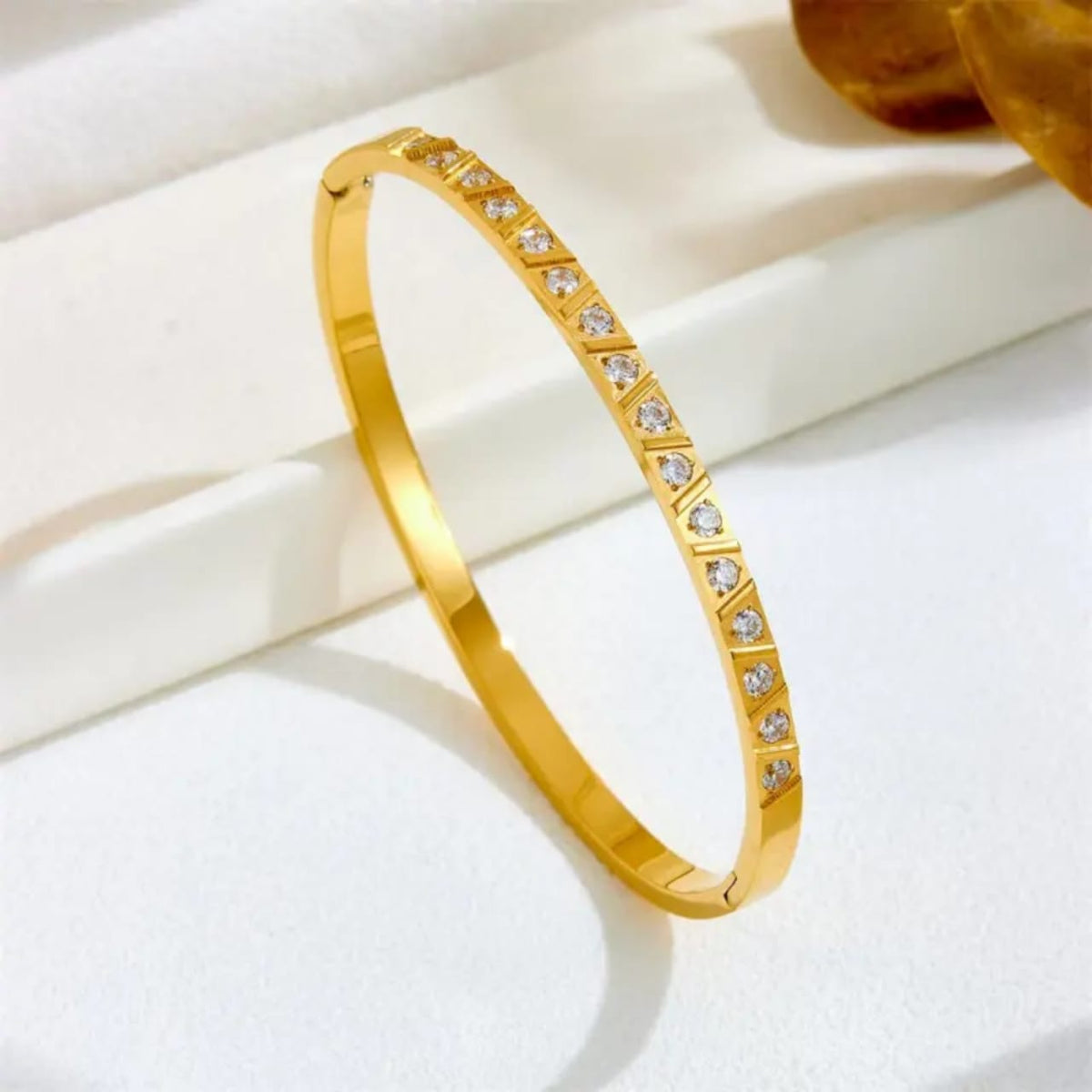 V Zircons Bengal