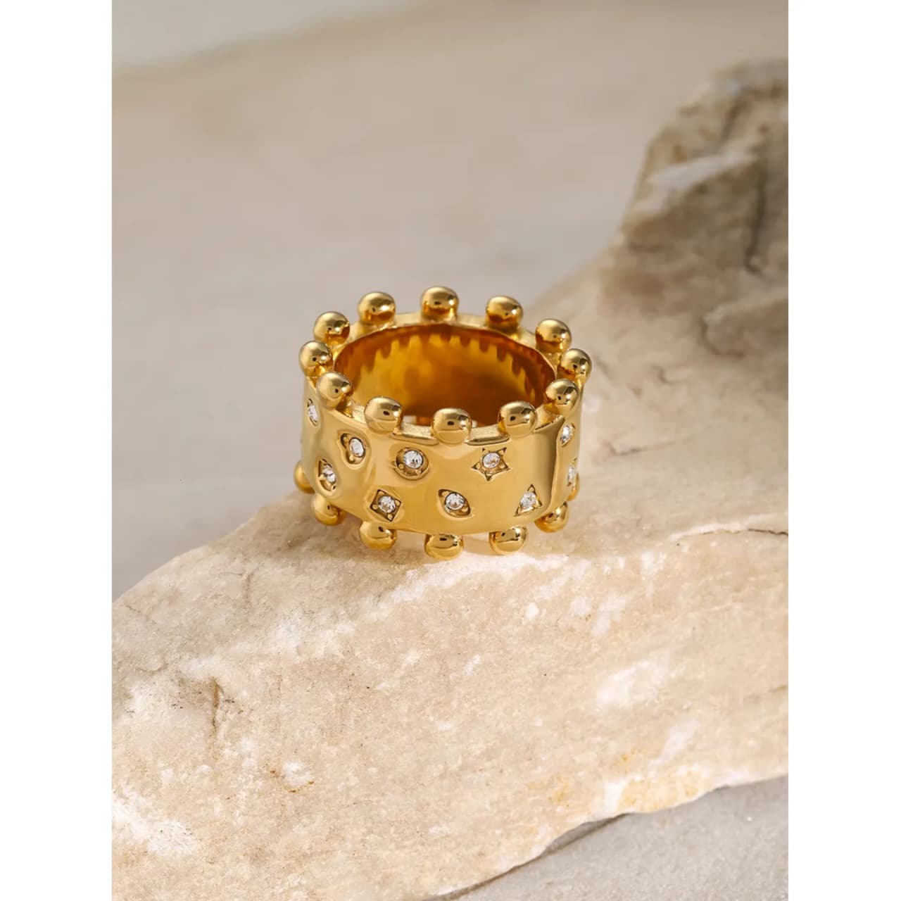 Luxury Zircons Ring