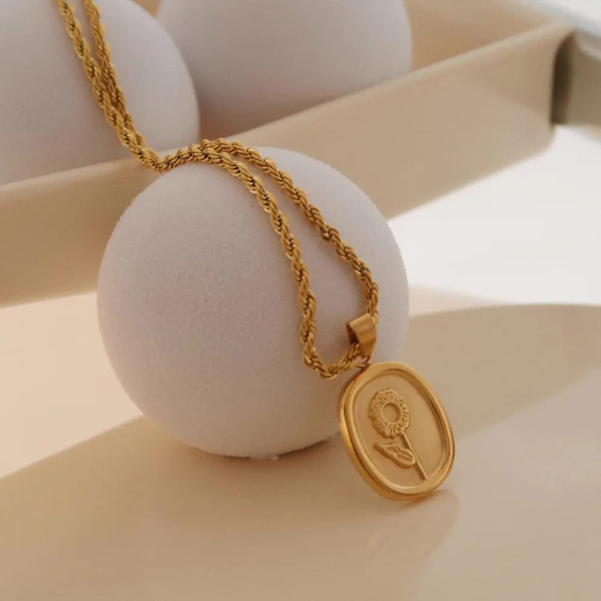 Rose rope Necklace