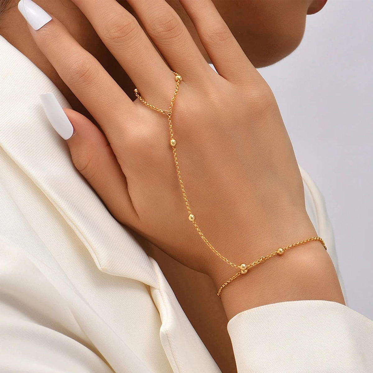 Anja Boll Chain