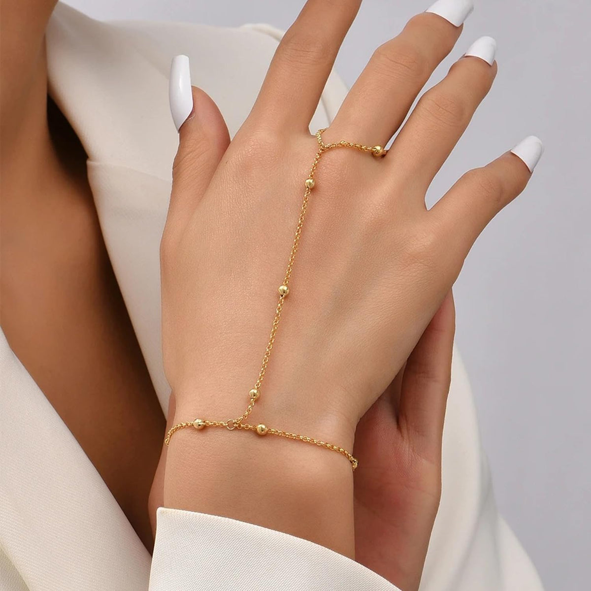 Anja Boll Chain