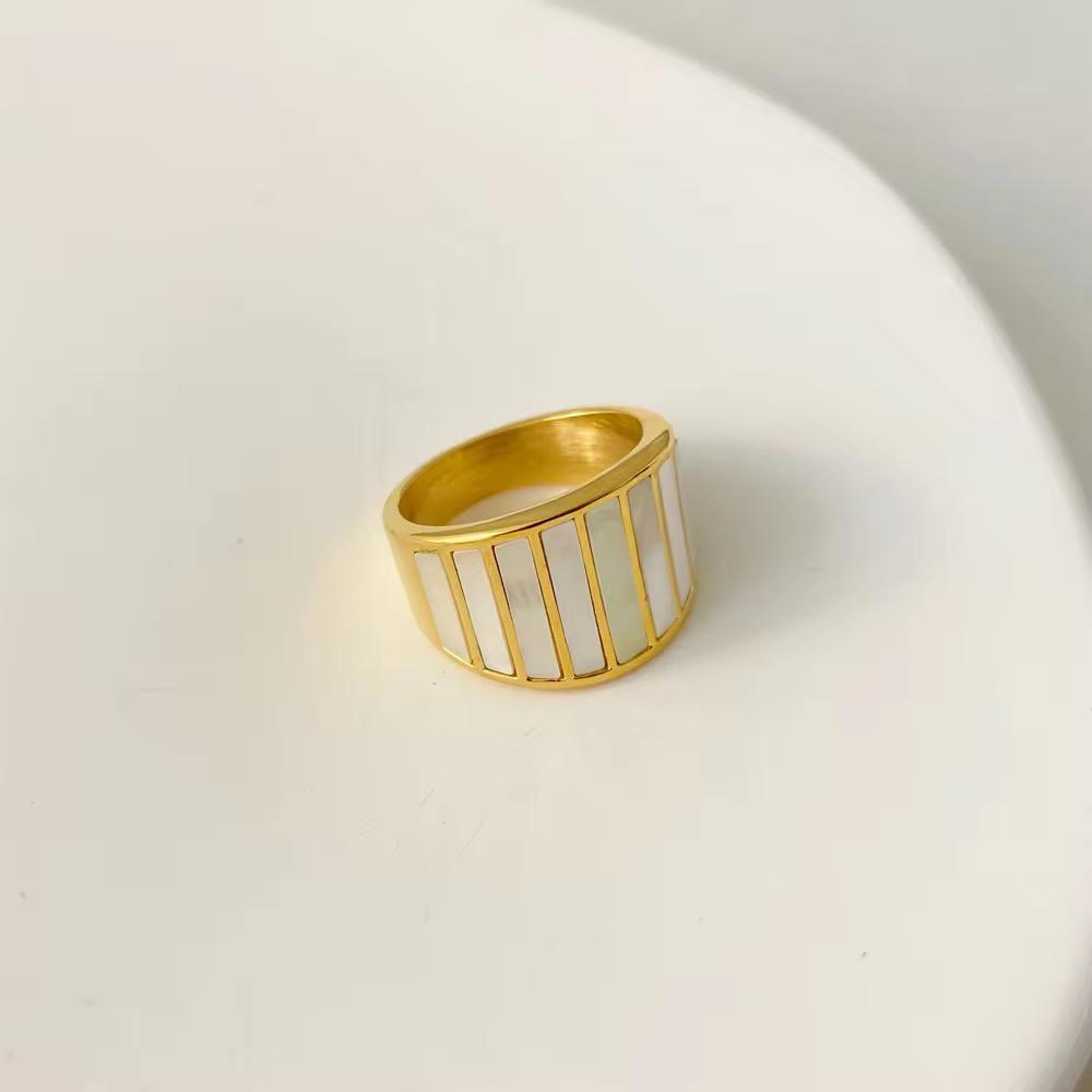 Shells Luxury Ring