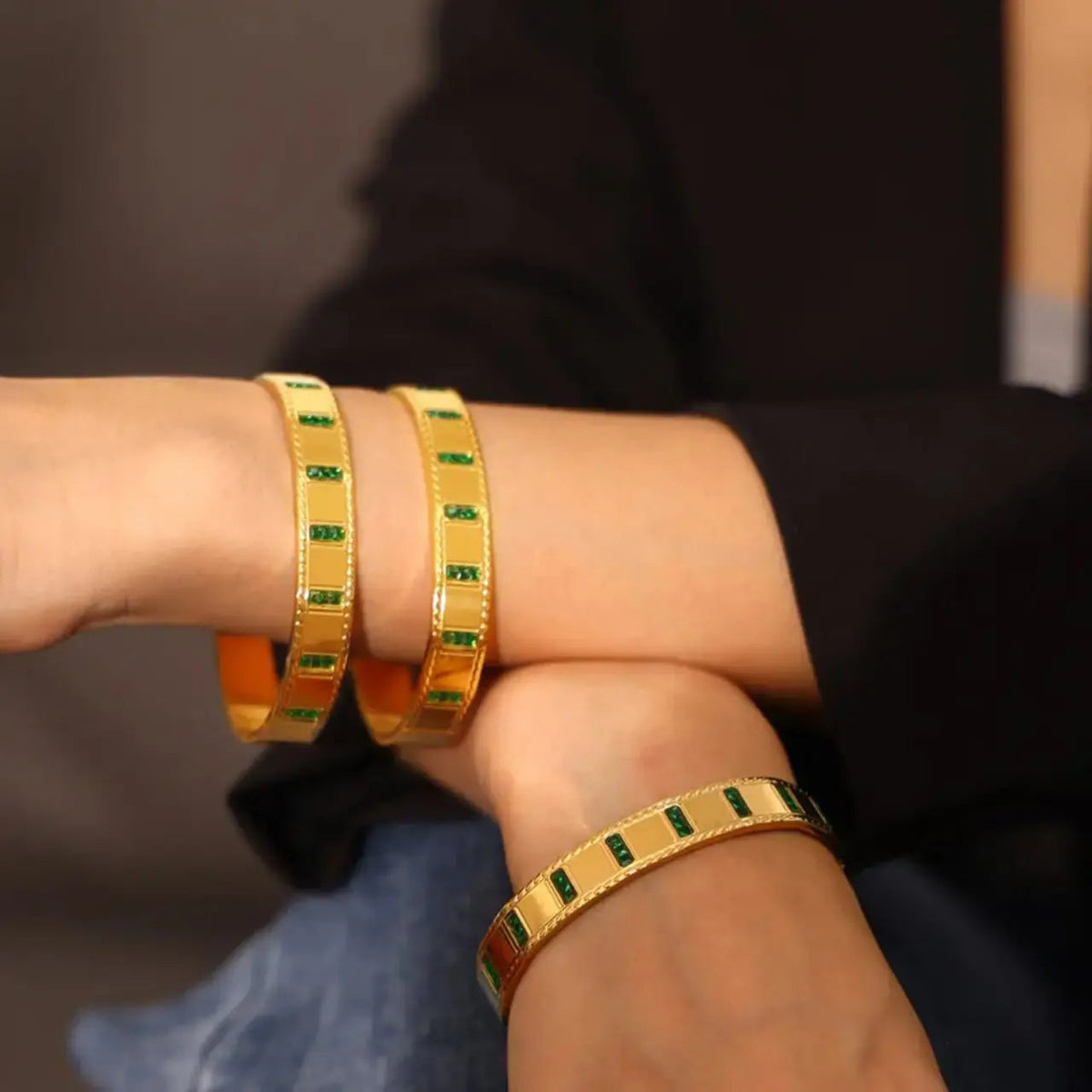 Artificial jewelleryAKaccessories