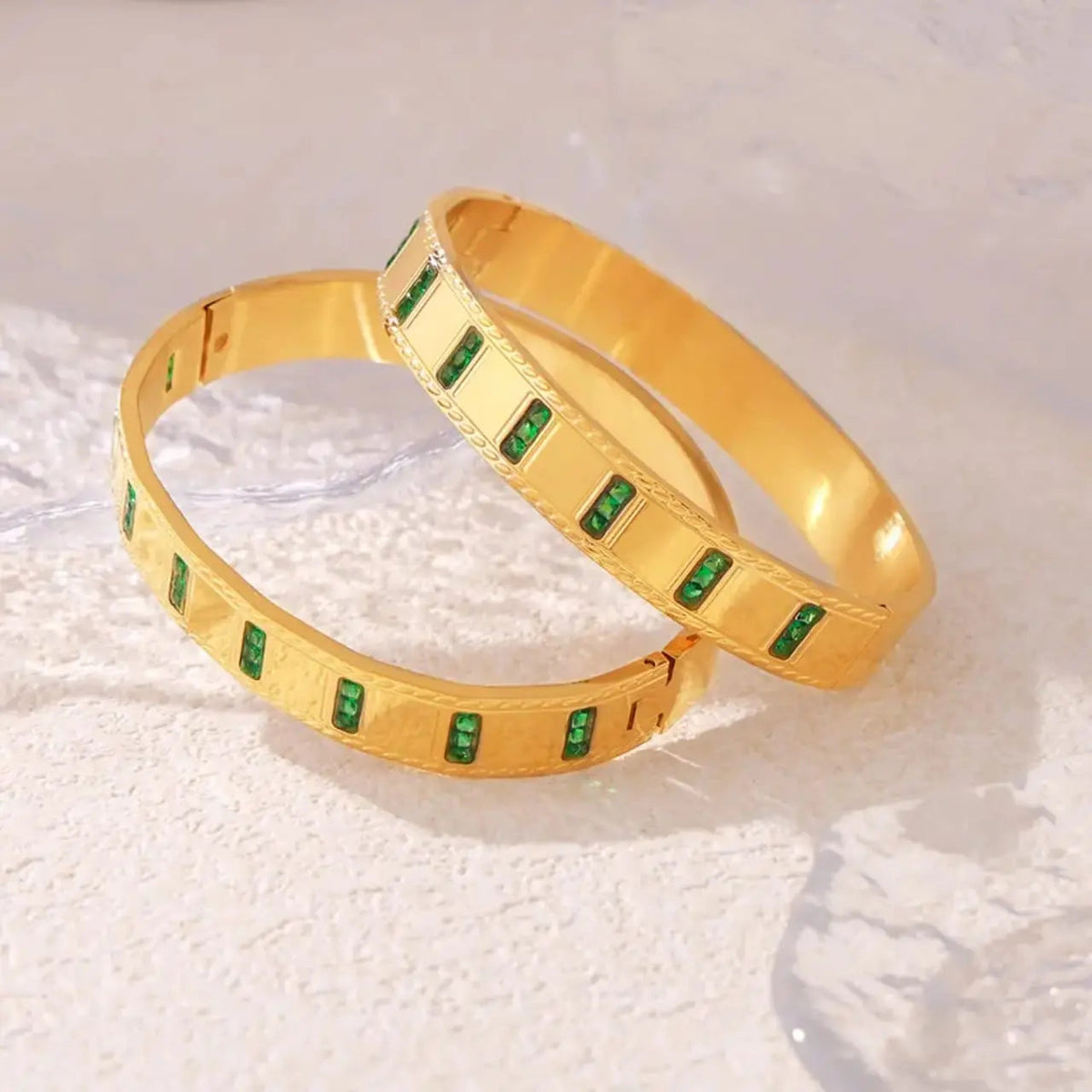 Artificial jewelleryAKaccessories