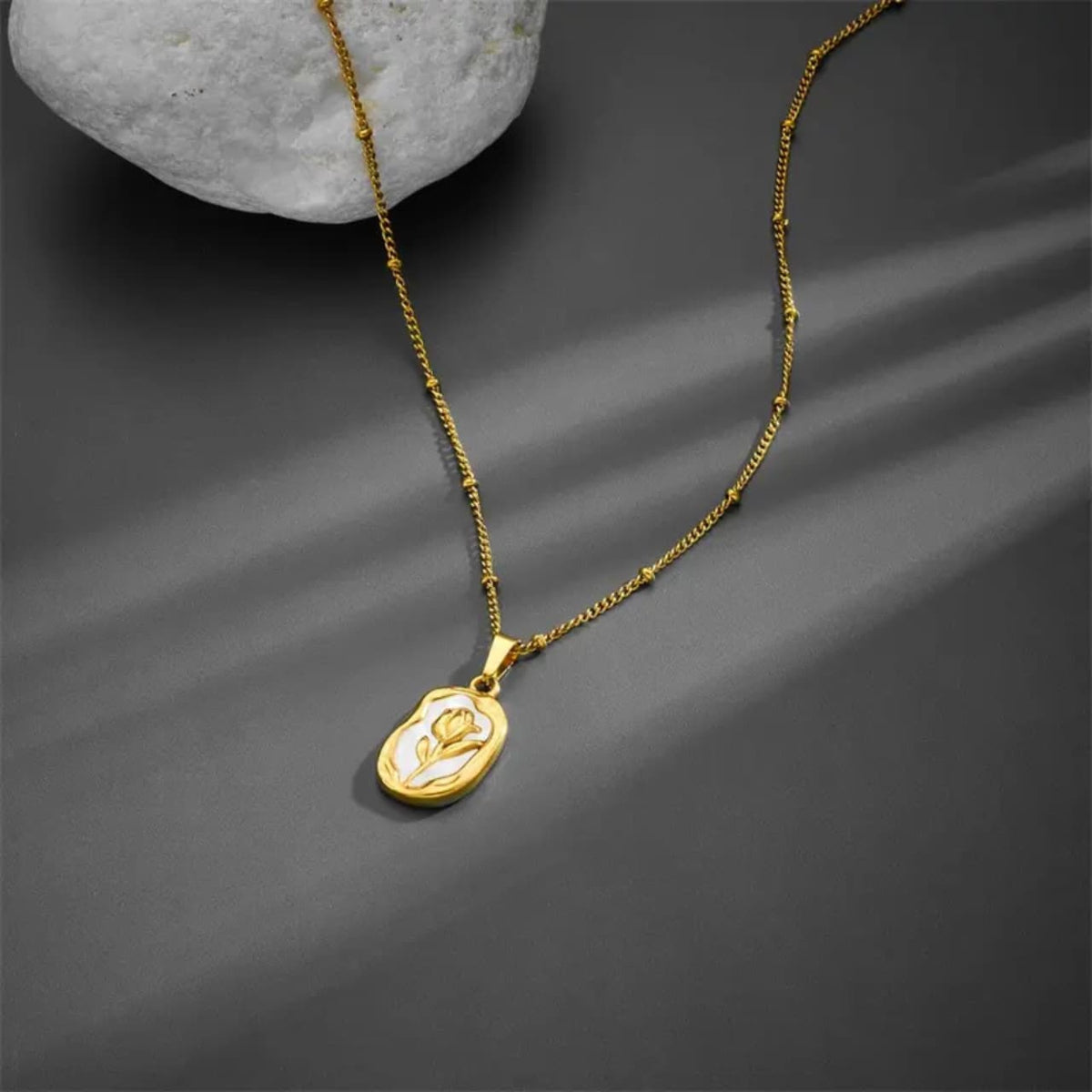 Artificial jewelleryAKaccessories
