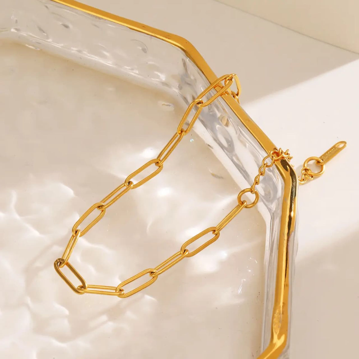 Tie bracelet