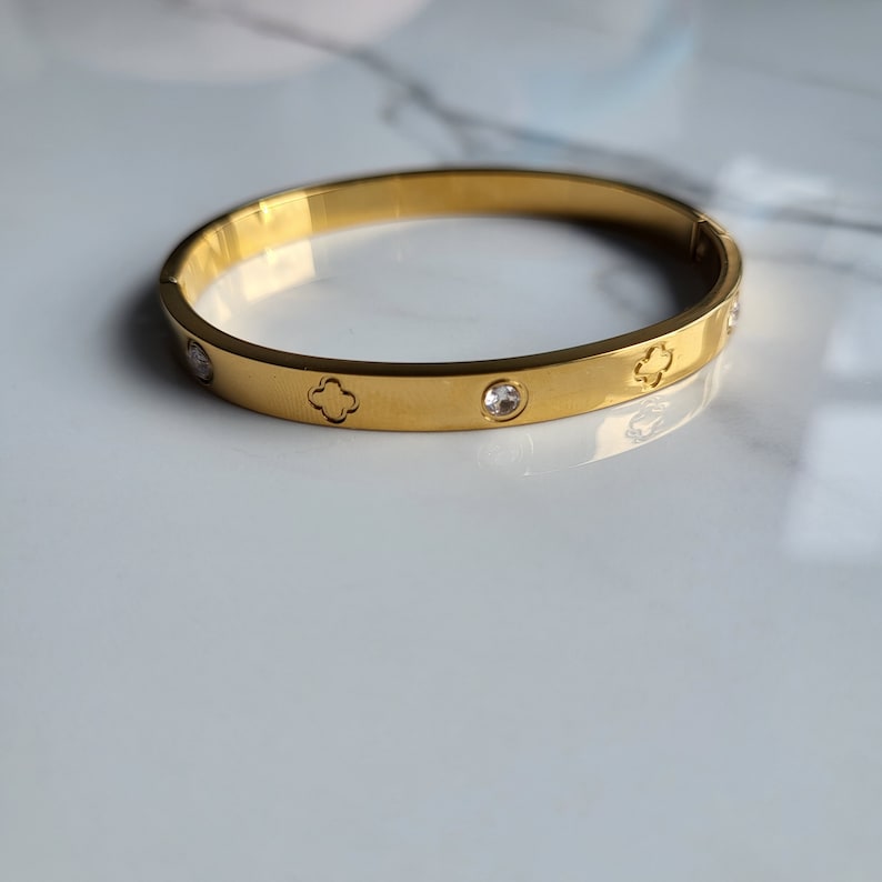 Clover Sparkle Bangle